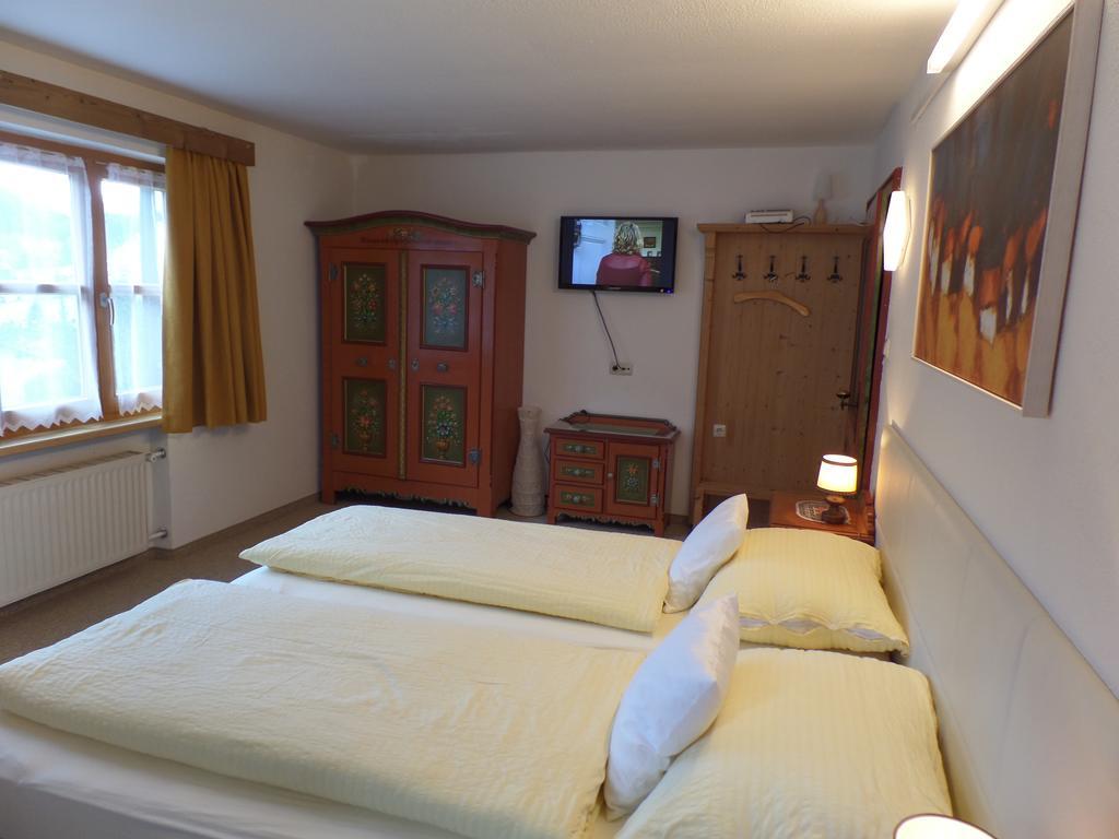 Landhaus Sonnenberg St. Anton am Arlberg Zimmer foto