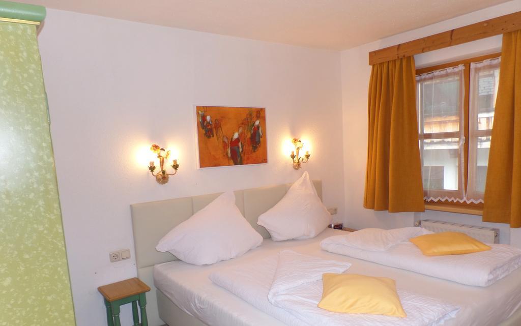 Landhaus Sonnenberg St. Anton am Arlberg Zimmer foto
