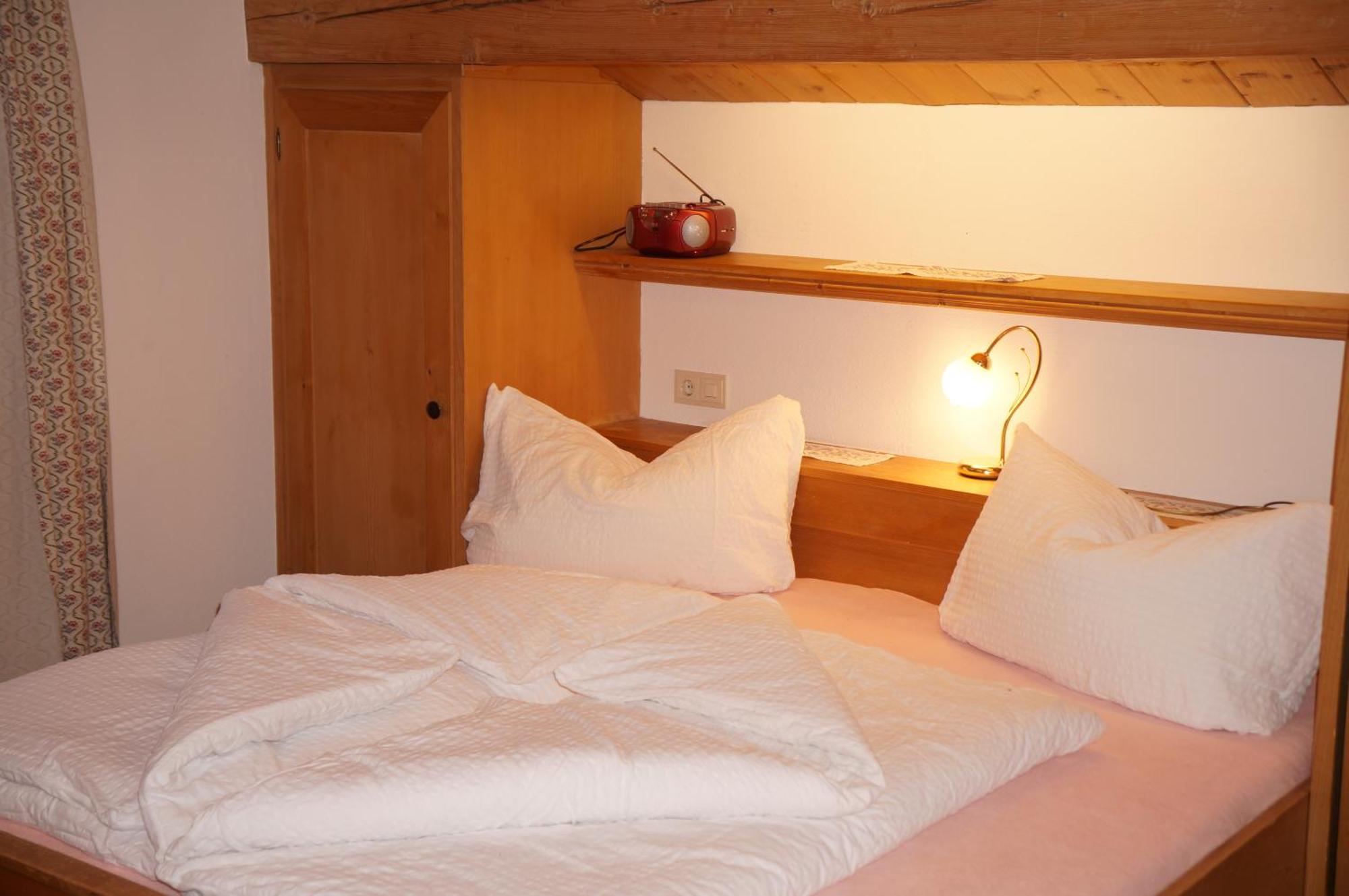 Landhaus Sonnenberg St. Anton am Arlberg Zimmer foto