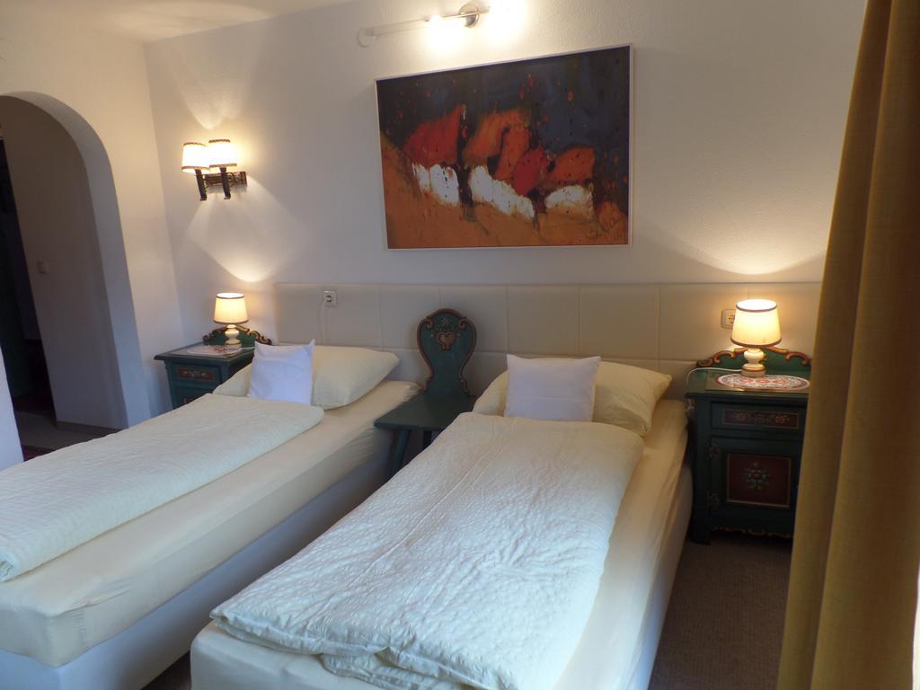 Landhaus Sonnenberg St. Anton am Arlberg Zimmer foto